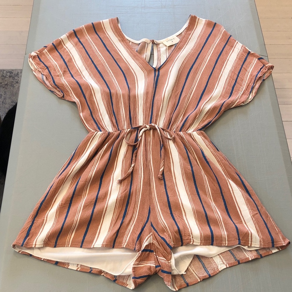 Everly Striped V-Neck Tie-Waist Romper in Rust and Cream